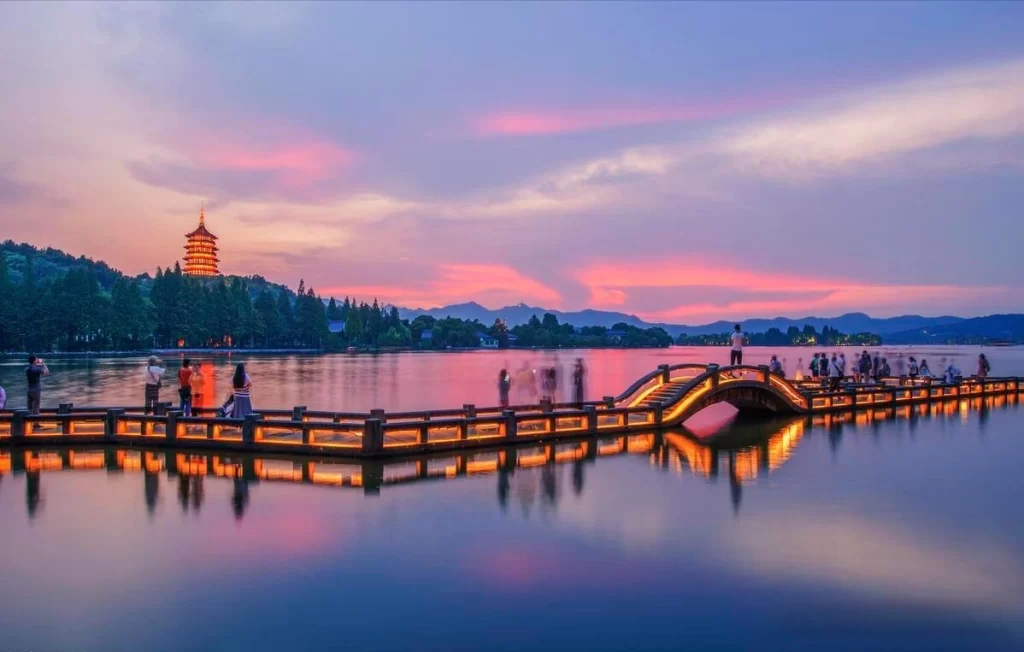 哪里适合老年人旅游?老人旅游最佳推荐 哪里适合老年人旅游?老人旅游最佳推荐