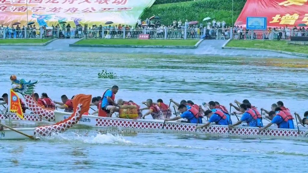 端午龙舟大赛嗨翻天,赛龙舟的起源与来历 端午龙舟大赛嗨翻天,赛龙舟的起源与来历