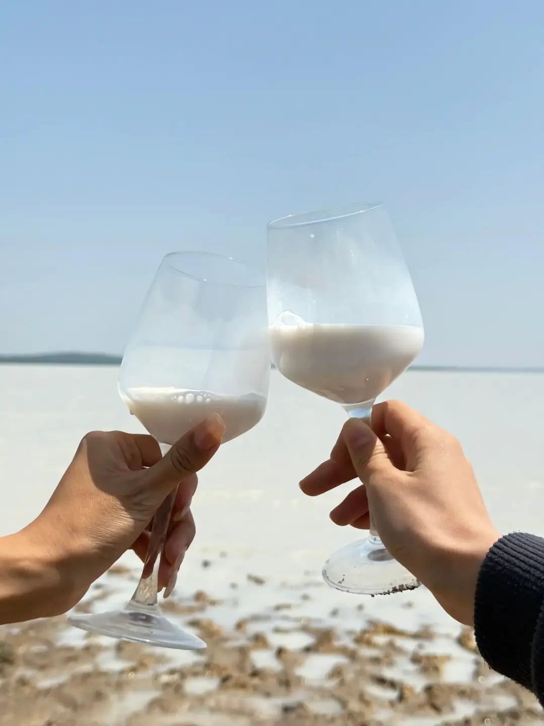 内蒙古旅游攻略：牛奶湖水龙头接牛奶