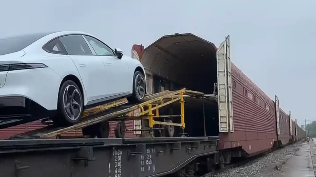自驾游!我把汽车送上火车,中国铁路汽车托运 自驾游!我把汽车送上火车,中国铁路汽车托运